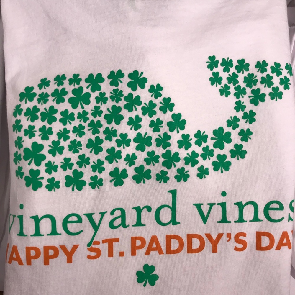 Long sleeve st Patty’s vineyard vines t shirt!